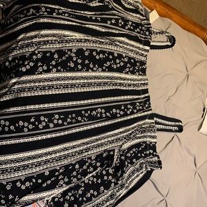 Super cute, brand new cold shoulder top.